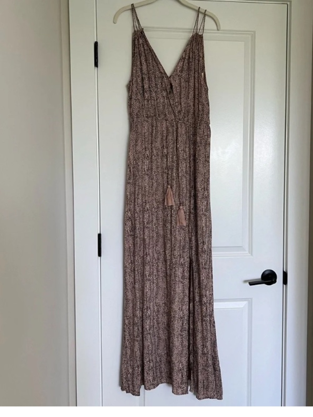 Elan Taupe-Brown V-Neck Maxi Dress with Tie Waist side slit size S - Picture 4 of 4